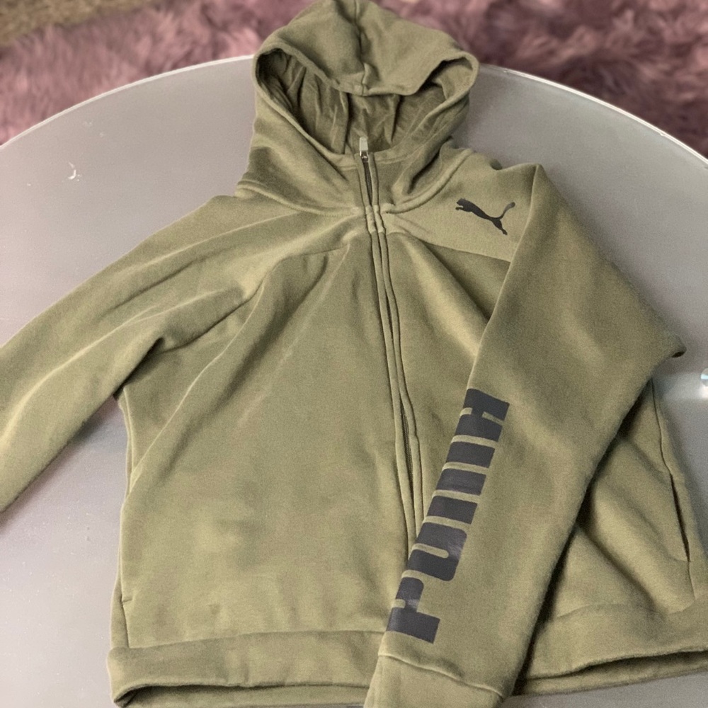 Women’s PUMA zip up hoodie